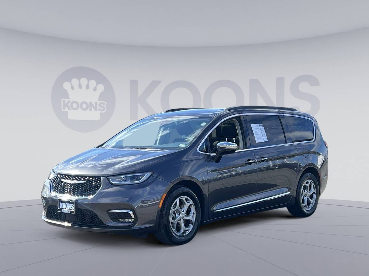 2023 Chrysler Pacifica Limited — Minivan — 44,151 mi — Vienna, VA