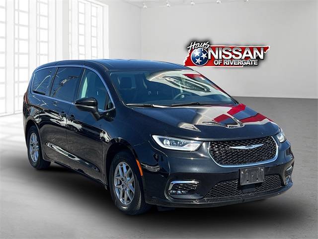 2023 Chrysler Pacifica Touring L — Minivan — 64,476 mi — Madison, TN