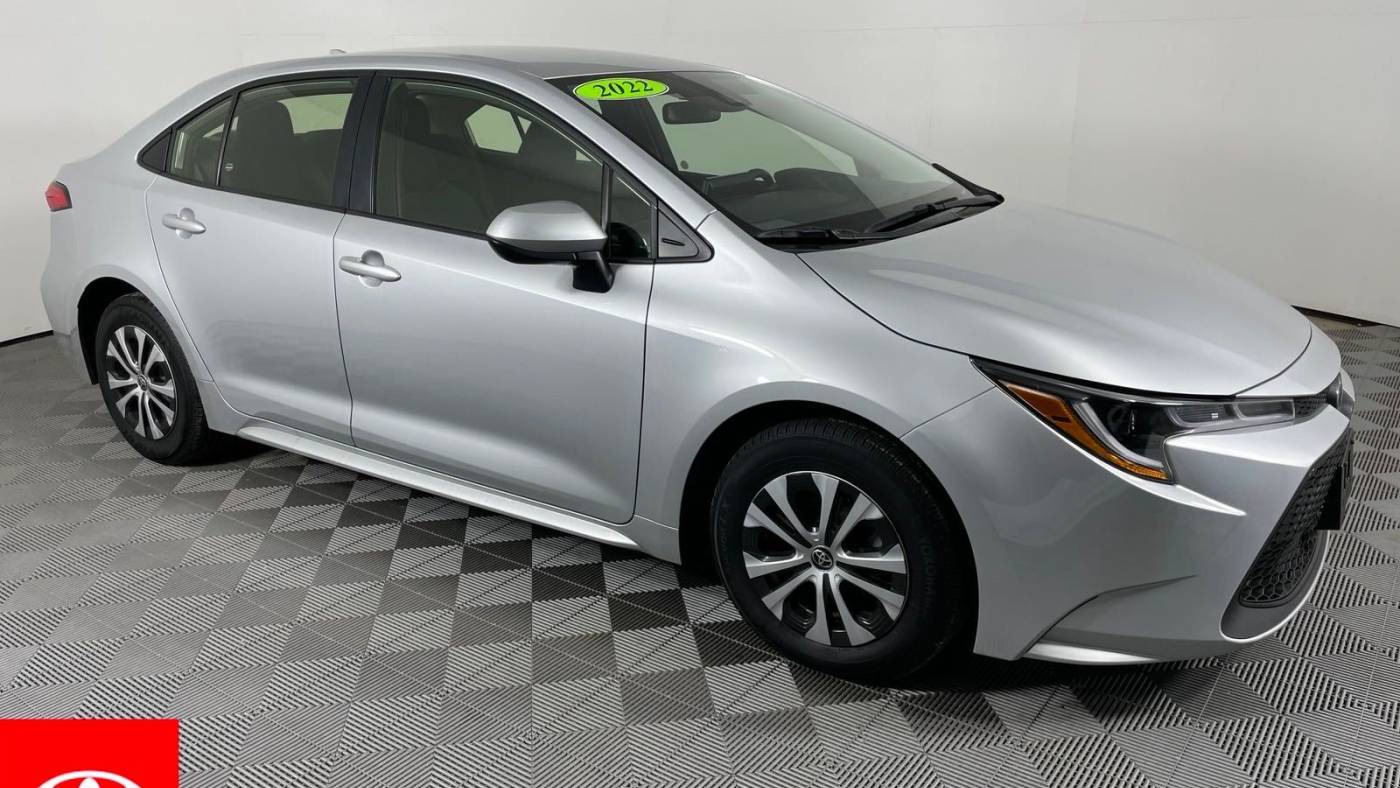 2022 Toyota Corolla Hybrid LE — Sedan — 16,667 mi — North Dartmouth, MA