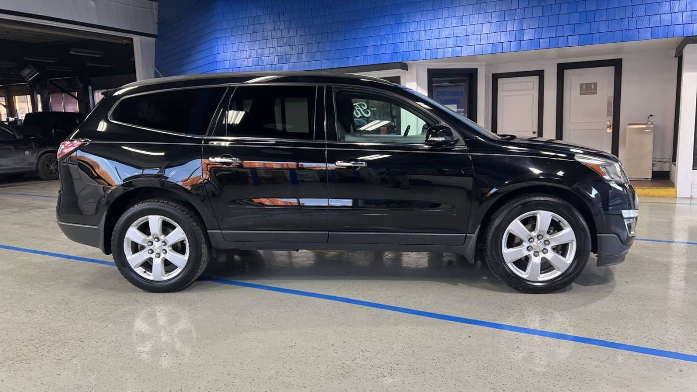 2017 Chevrolet Traverse LT — SUV — 95,176 mi — Louisville, KY