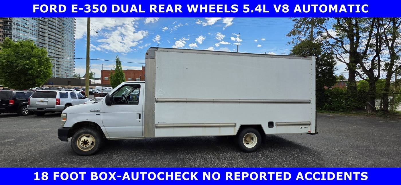 2010 Ford Econoline Commercial Cutaway E-350