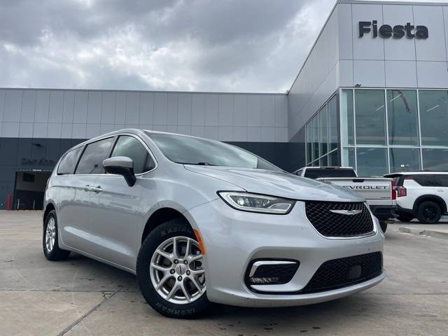 2023 Chrysler Pacifica Touring L — Minivan — 76,970 mi — Edinburg, TX