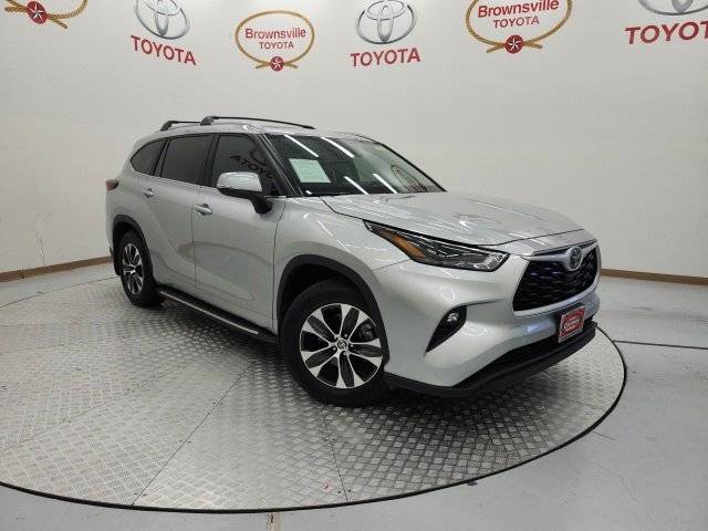 2025 Toyota Highlander XLE — SUV — 8,476 mi — Brownsville, TX