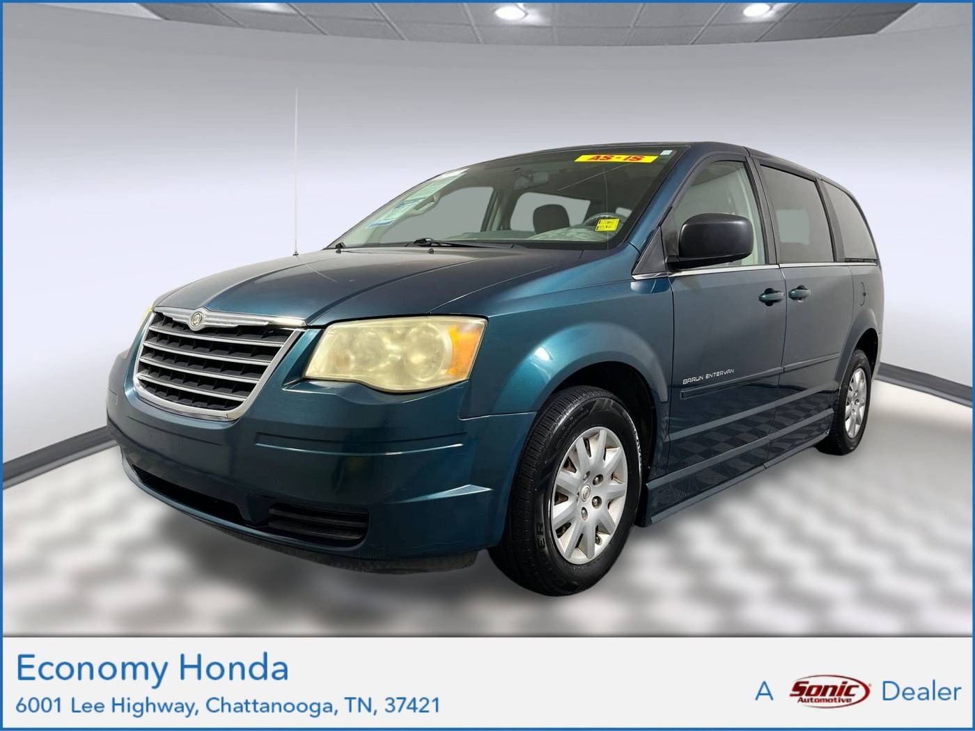 2009 Chrysler Town & Country LX — Minivan — 102,522 mi — Chattanooga, TN