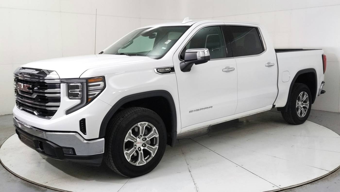 2024 GMC Sierra 1500 SLT — Pickup Truck — 32,436 mi — El Paso, TX