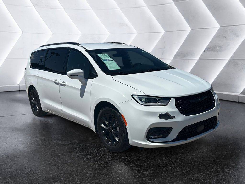 2021 Chrysler Pacifica Touring L — Minivan — 49,167 mi — El Paso, TX