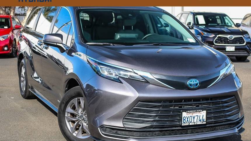 2021 Toyota Sienna LE — Minivan — 124,060 mi — San Diego, CA