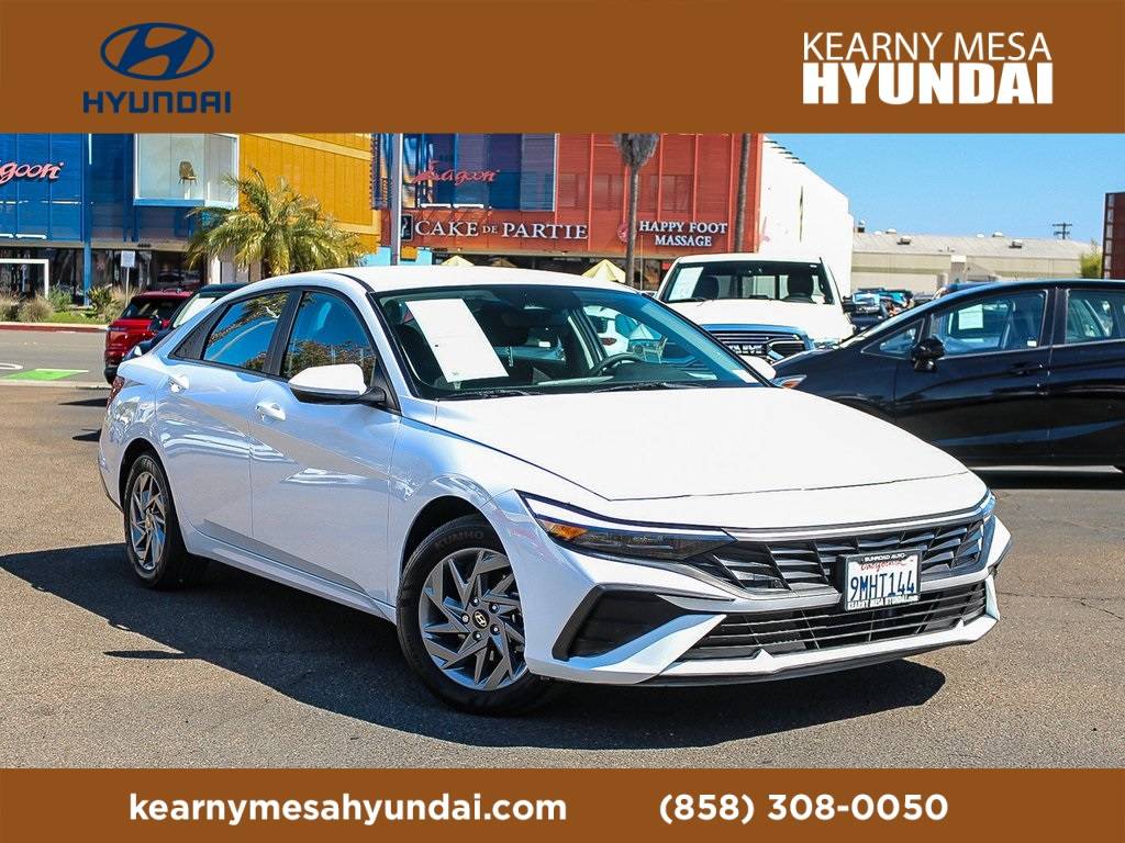2024 Hyundai Elantra Hybrid Blue — Sedan — 9,667 mi — San Diego, CA