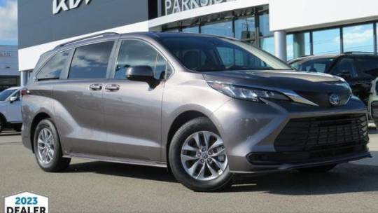 2022 Toyota Sienna LE — Minivan — 36,242 mi — Knoxville, TN