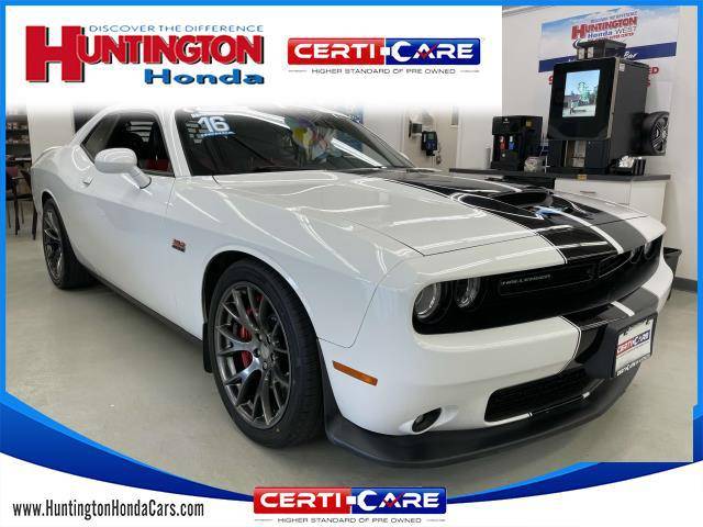 2016 Dodge Challenger SRT 392 — Coupe — 35,402 mi — Huntington, NY