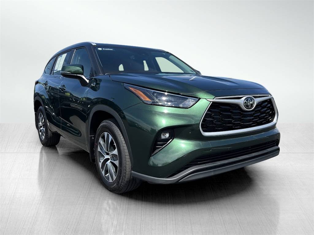 2024 Toyota Highlander XLE — SUV — 4,393 mi — Chambersburg, PA