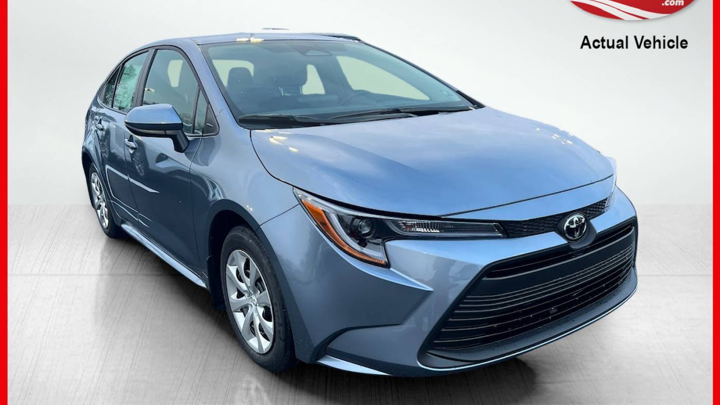 2025 Toyota Corolla LE — Sedan — 5 mi — Chambersburg, PA