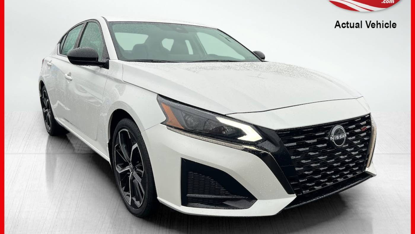 2023 Nissan Altima SR — Sedan — 14,651 mi — Chambersburg, PA