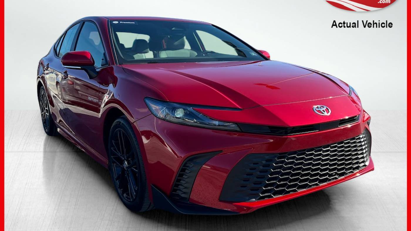 2025 Toyota Camry SE — Sedan — 16 mi — Chambersburg, PA