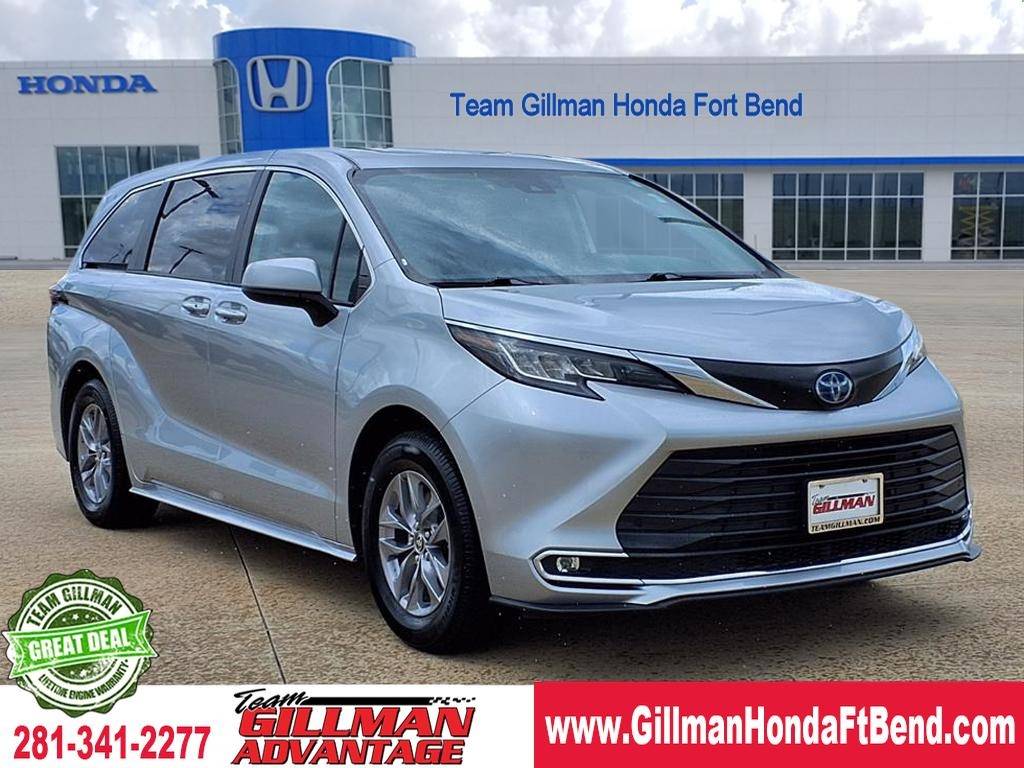 2022 Toyota Sienna XLE — Minivan — 48,799 mi — Rosenberg, TX