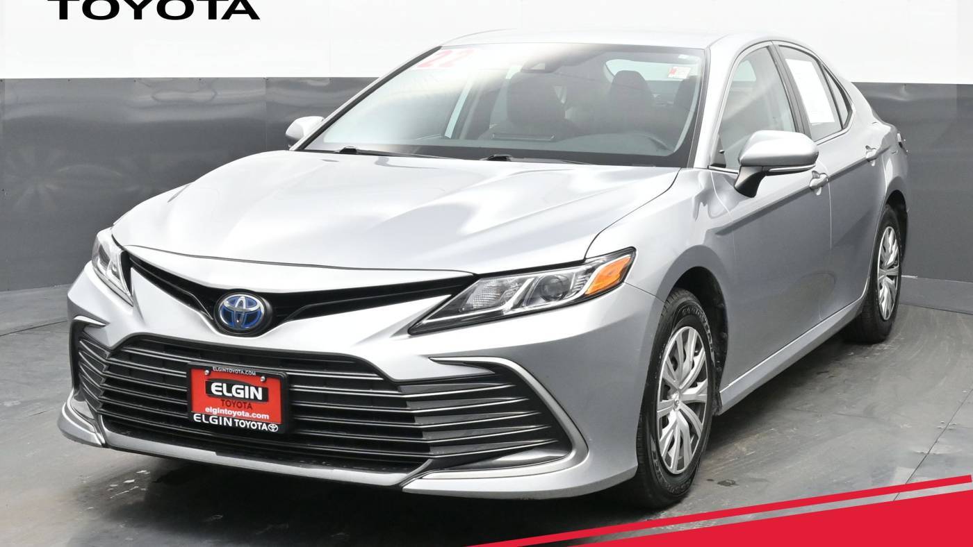 2022 Toyota Camry Hybrid LE — Sedan — 69,194 mi — Streamwood, IL
