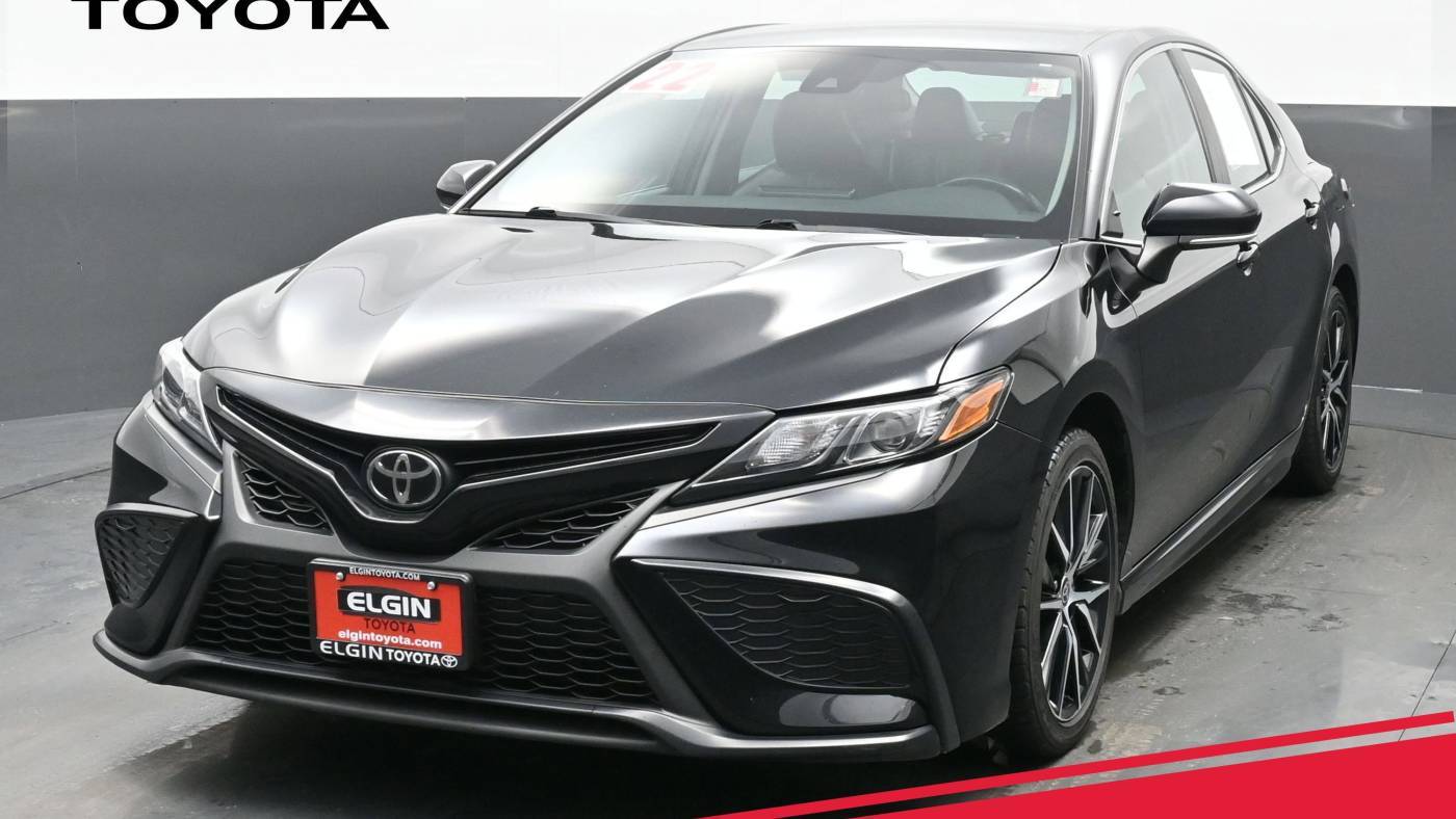 2022 Toyota Camry SE — Sedan — 66,909 mi — Streamwood, IL