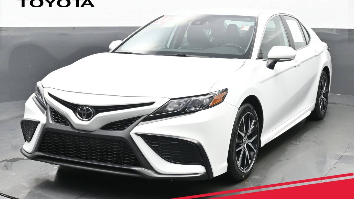 2022 Toyota Camry SE — Sedan — 59,203 mi — Streamwood, IL