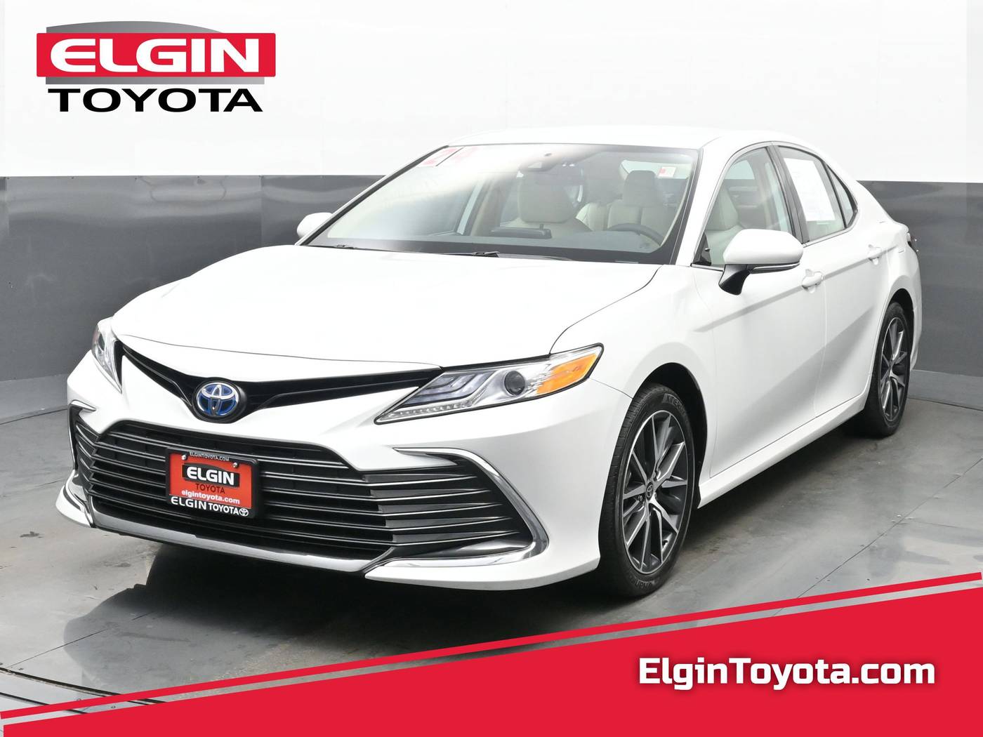 2024 Toyota Camry Hybrid XLE — Sedan — 33,950 mi — Streamwood, IL
