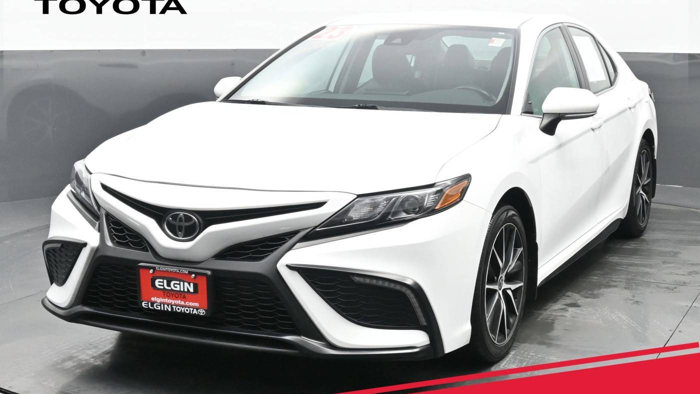 2023 Toyota Camry SE Nightshade — Sedan — 62,379 mi — Streamwood, IL