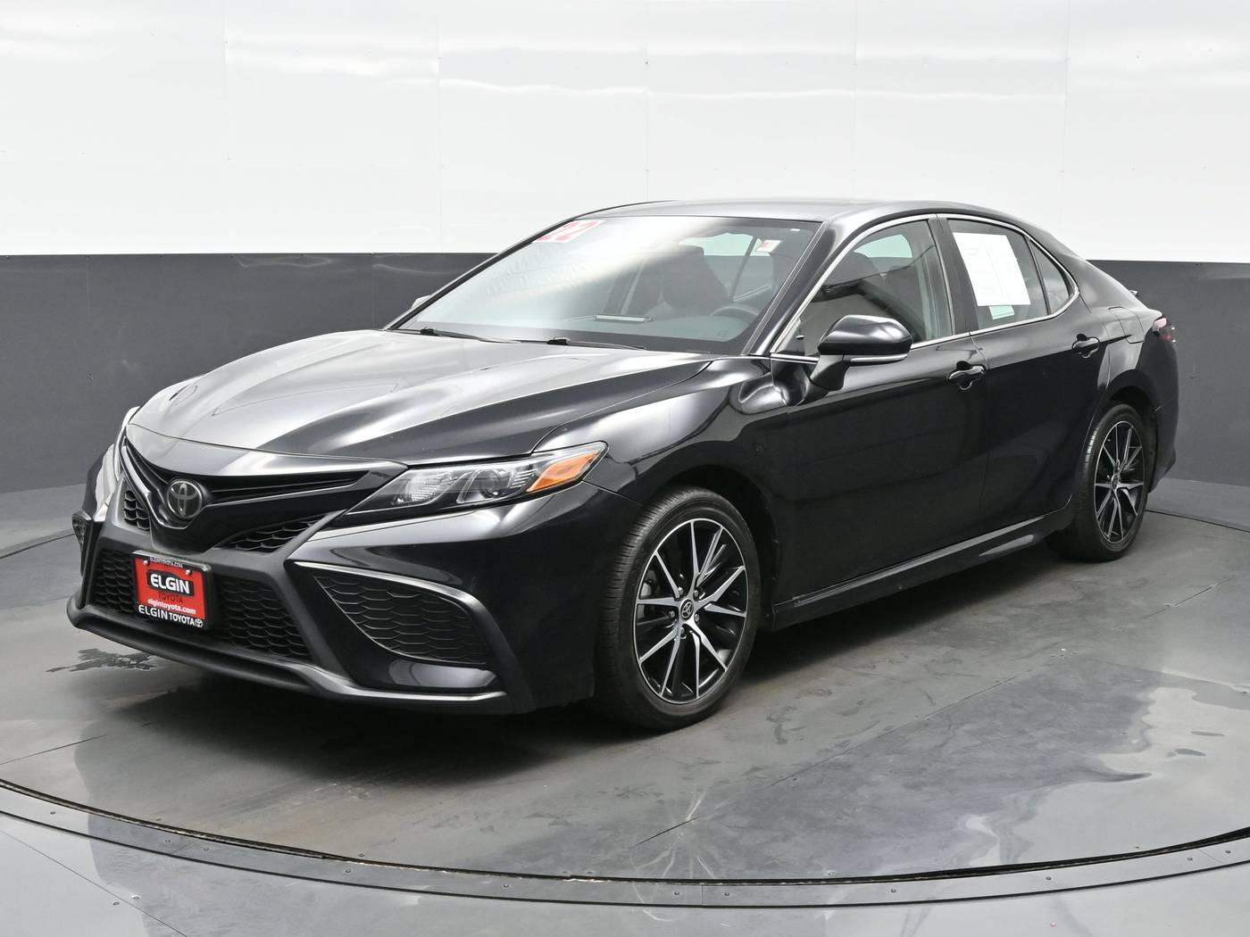2022 Toyota Camry SE — Sedan — 25,500 mi — Streamwood, IL