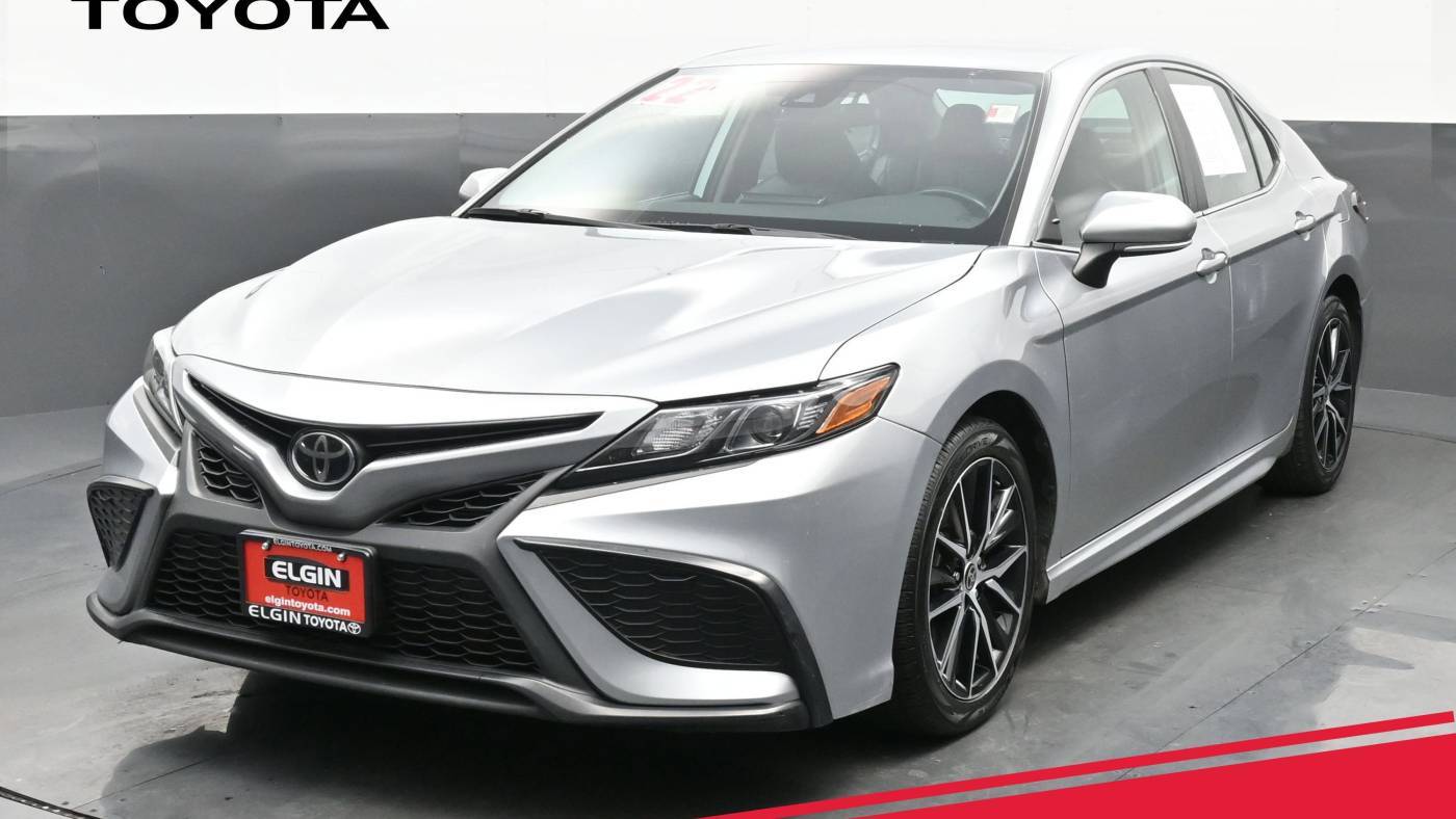 2022 Toyota Camry SE — Sedan — 62,984 mi — Streamwood, IL
