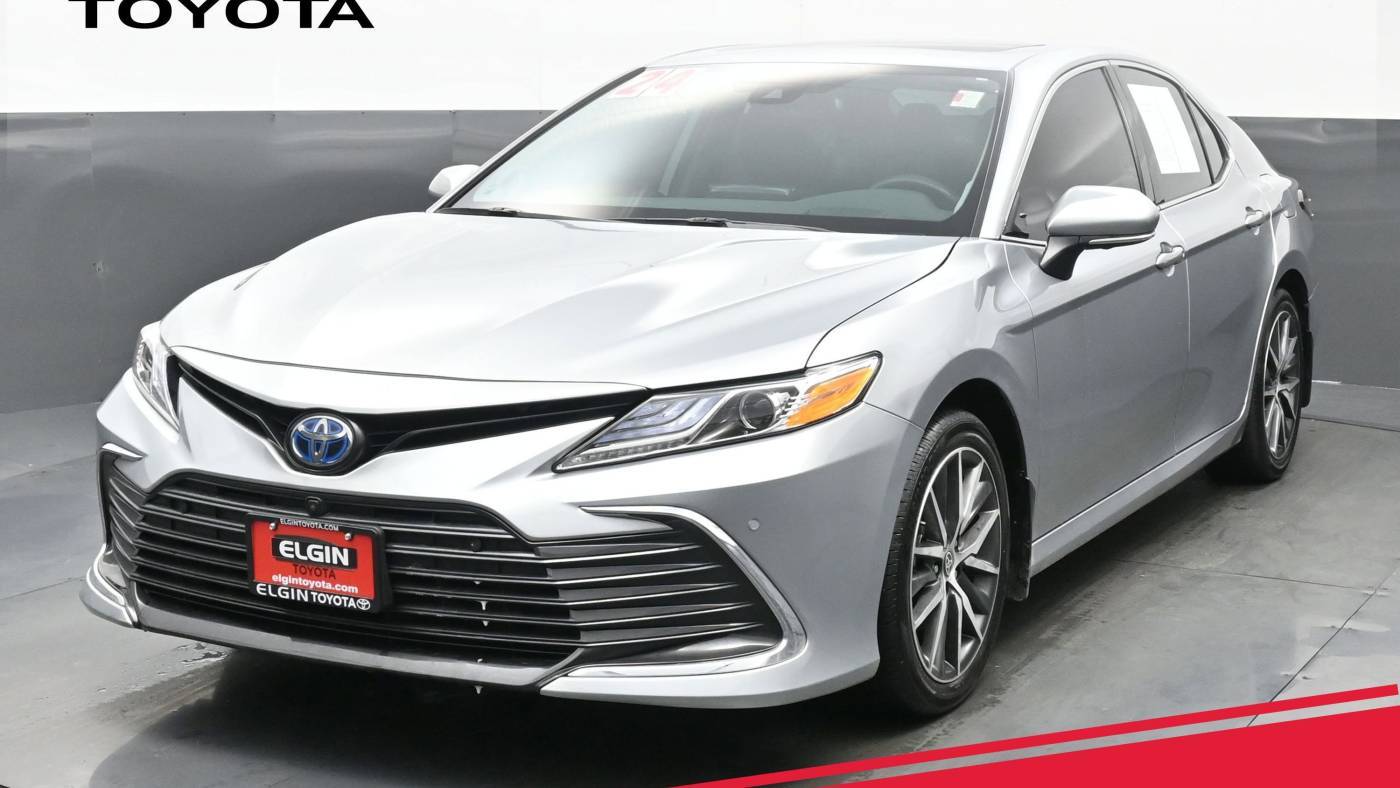 2024 Toyota Camry Hybrid XLE — Sedan — 32,237 mi — Streamwood, IL