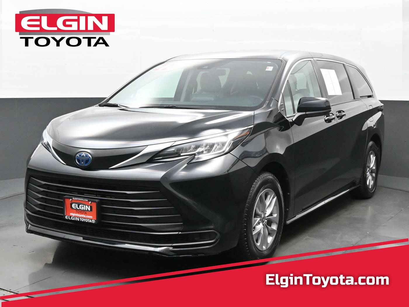 2022 Toyota Sienna LE — Minivan — 60,991 mi — Streamwood, IL