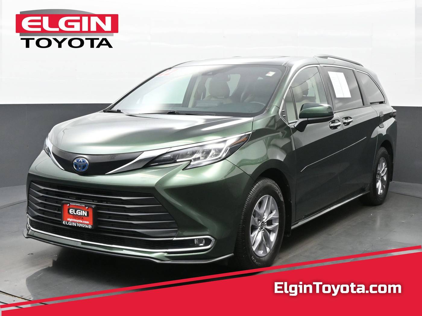 2022 Toyota Sienna XLE — Minivan — 64,665 mi — Streamwood, IL