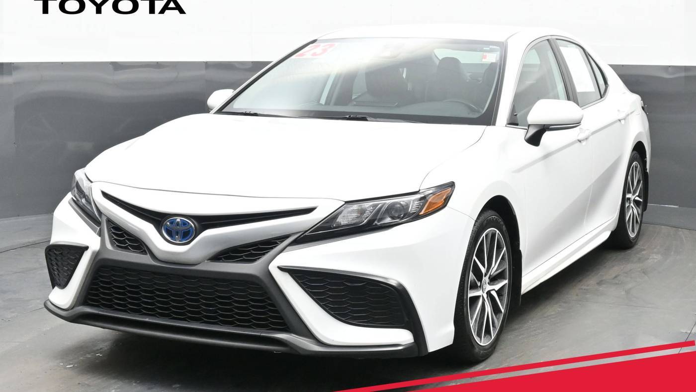2023 Toyota Camry Hybrid SE — Sedan — 53,911 mi — Streamwood, IL