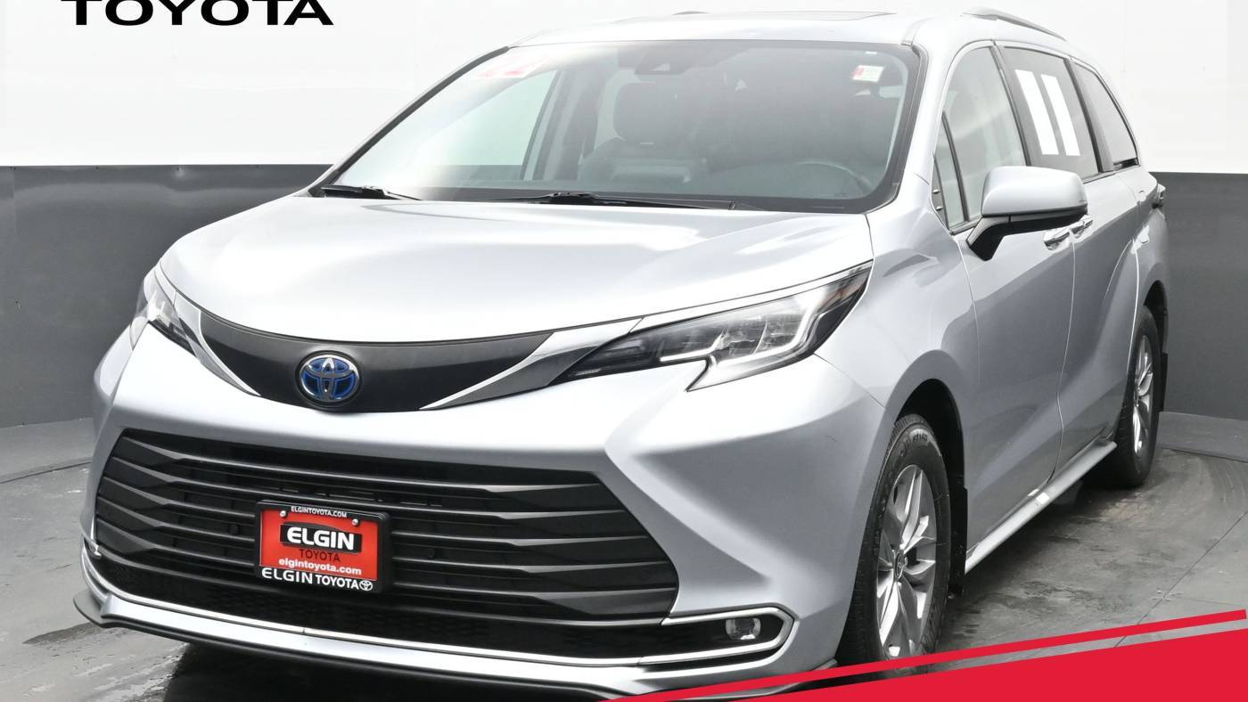 2022 Toyota Sienna XLE — Minivan — 29,062 mi — Streamwood, IL
