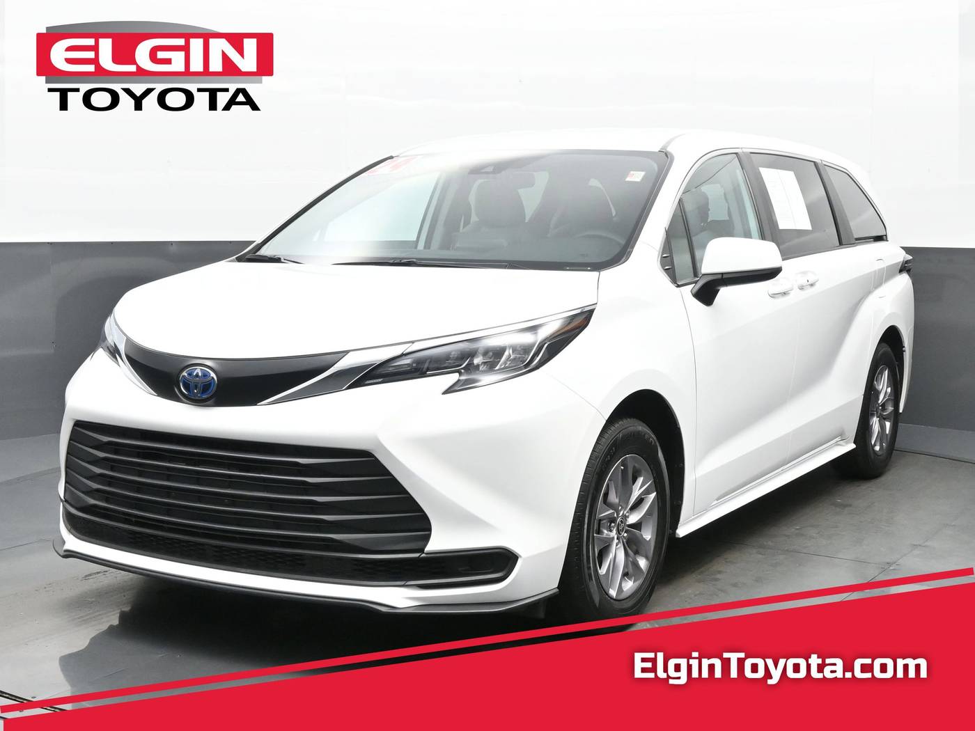 2024 Toyota Sienna LE — Minivan — 32,949 mi — Streamwood, IL