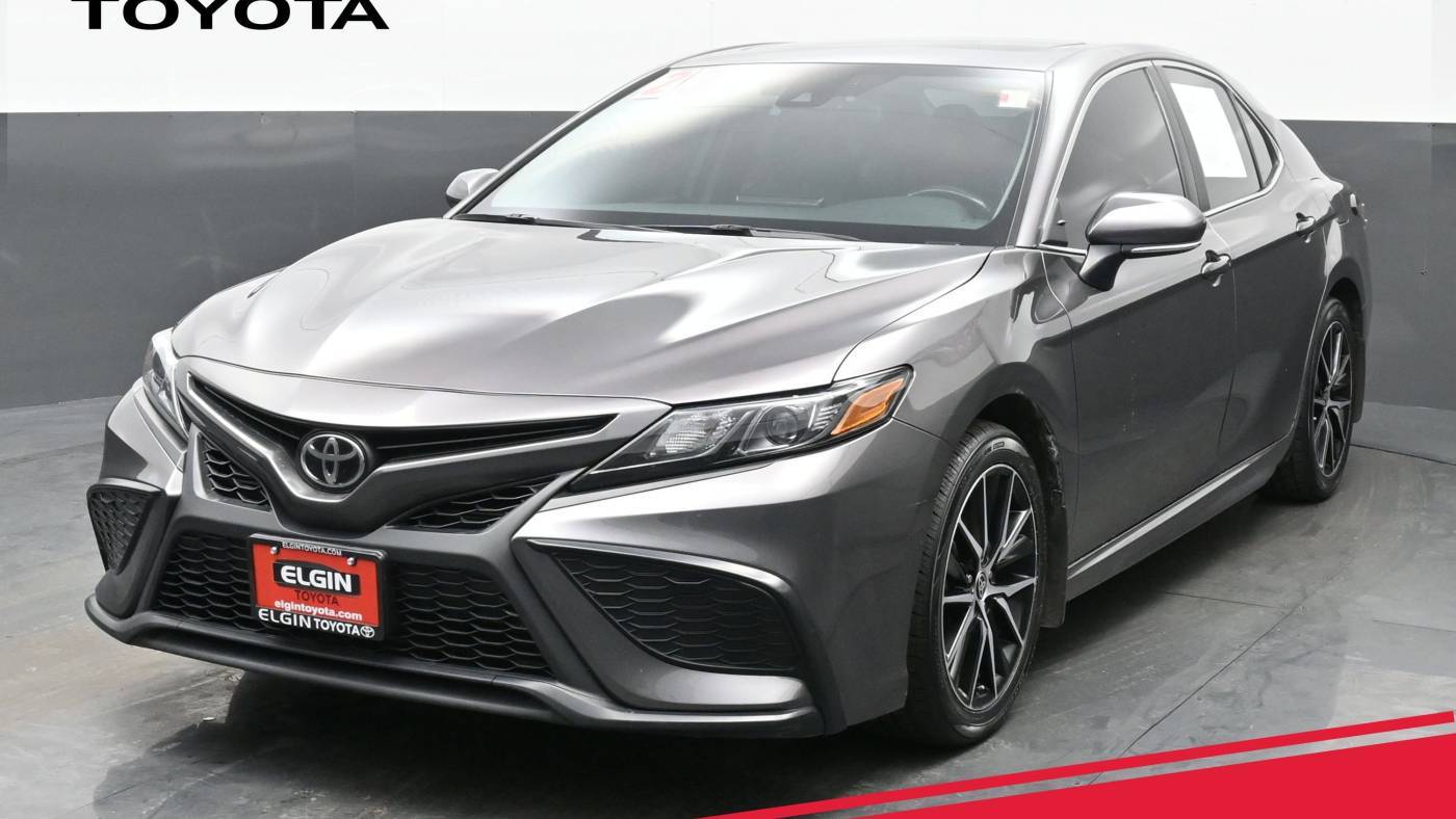 2021 Toyota Camry SE — Sedan — 60,763 mi — Streamwood, IL