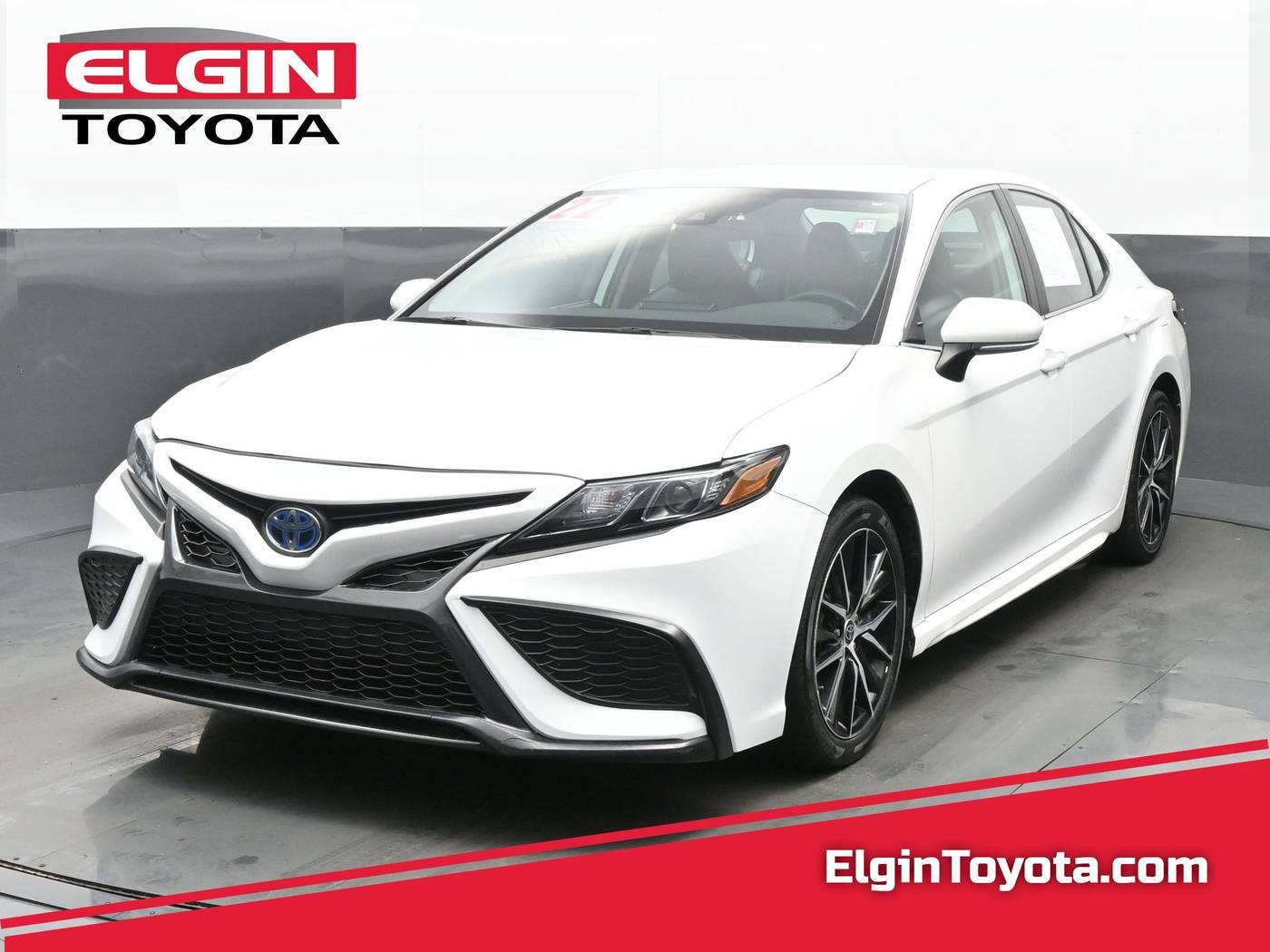 2022 Toyota Camry Hybrid SE — Sedan — 16,591 mi — Streamwood, IL