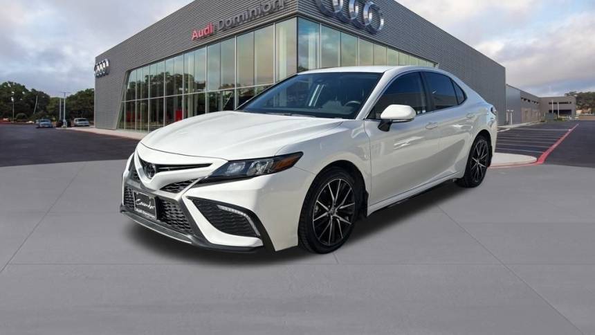 2022 Toyota Camry SE — Sedan — 24,581 mi — San Antonio, TX