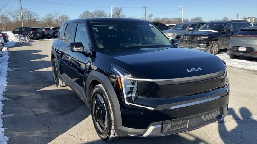 2024 Kia EV9 Light Short Range — SUV — 5,853 mi — Fisher, IN