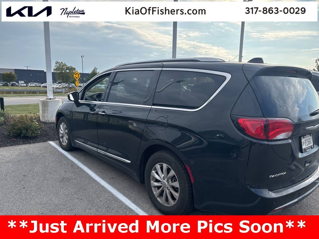2018 Chrysler Pacifica Touring L — Minivan — 81,384 mi — Fisher, IN