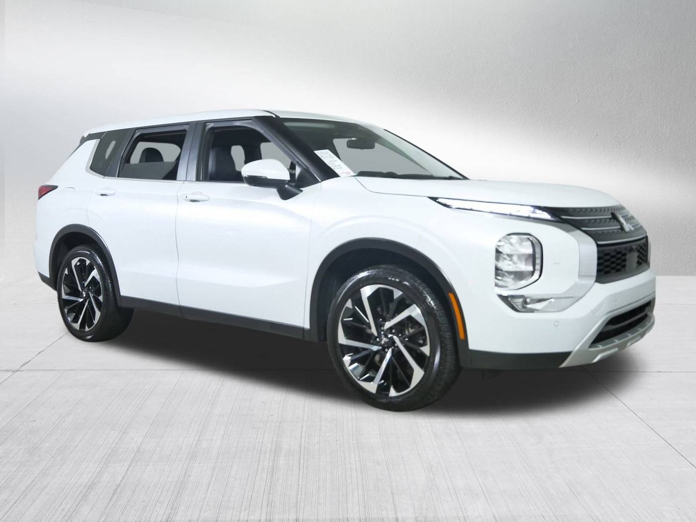 2024 Mitsubishi Outlander SE — SUV — 28,092 mi — Brooklyn Center, MN