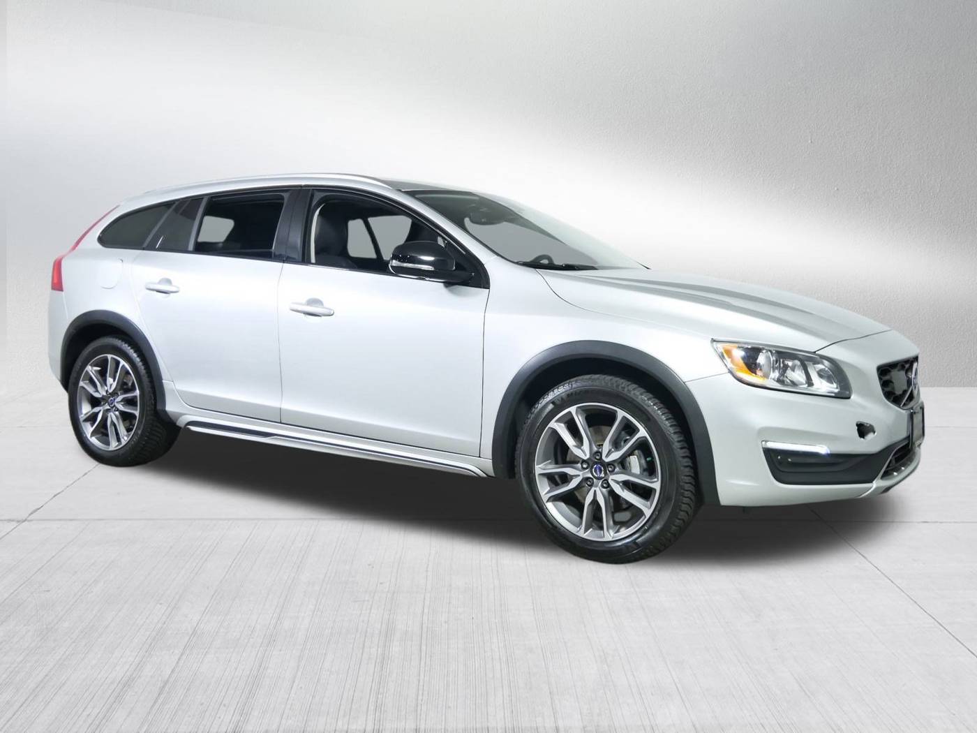 2018 Volvo V60 Cross Country T5 — Wagon — 47,911 mi — Brooklyn Center, MN