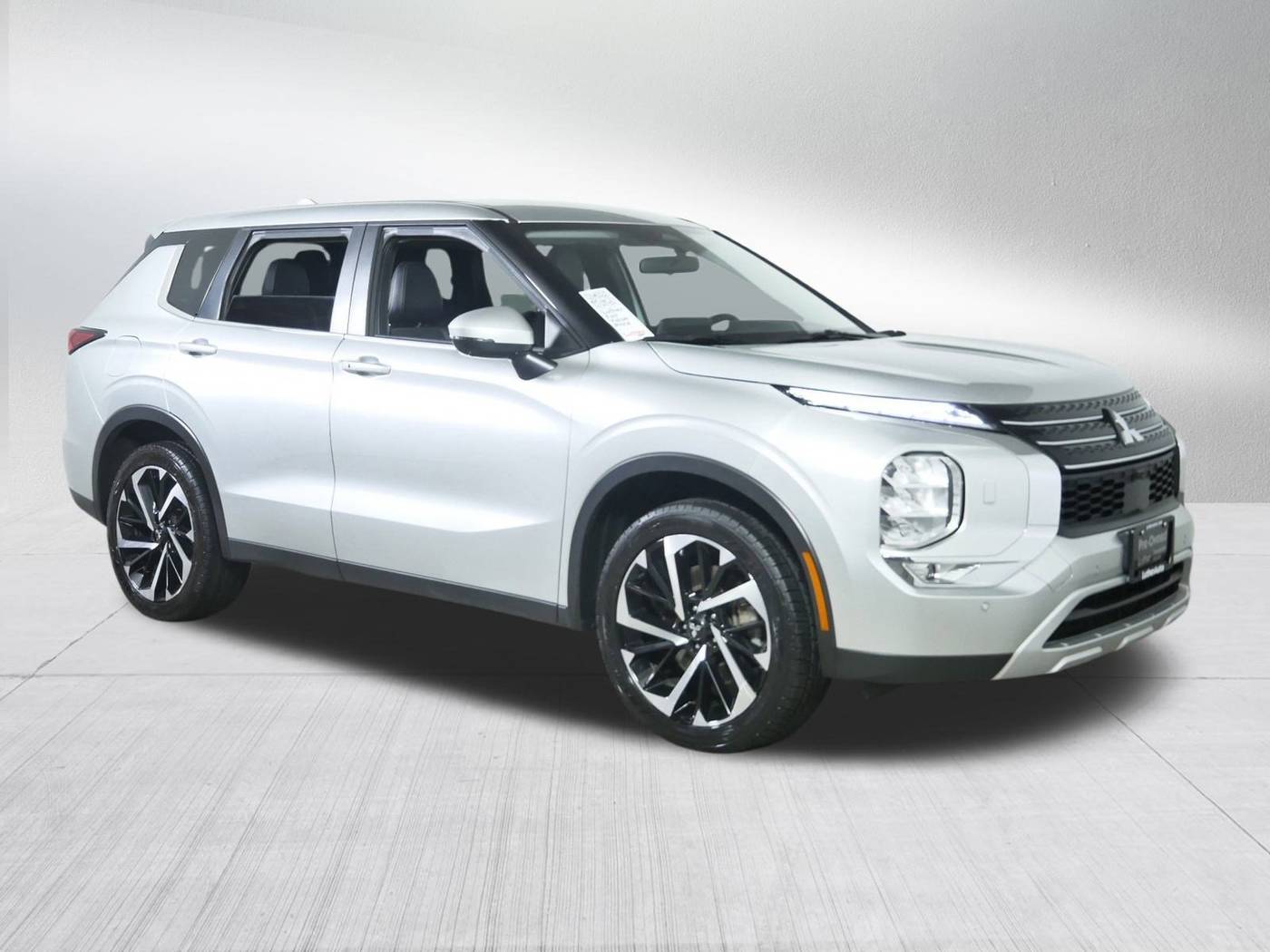 2024 Mitsubishi Outlander SE — SUV — 33,012 mi — Brooklyn Center, MN