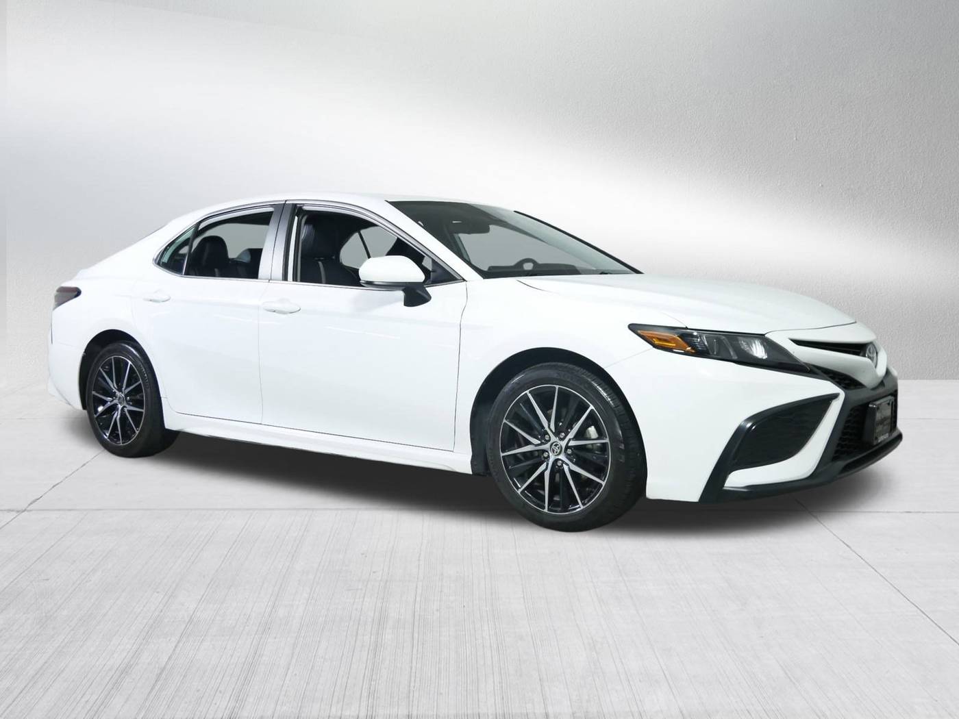 2021 Toyota Camry SE — Sedan — 74,347 mi — Brooklyn Center, MN
