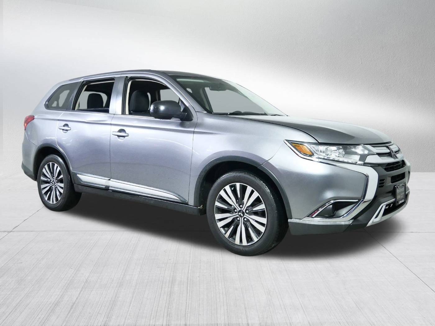 2019 Mitsubishi Outlander ES — SUV — 74,664 mi — Brooklyn Center, MN