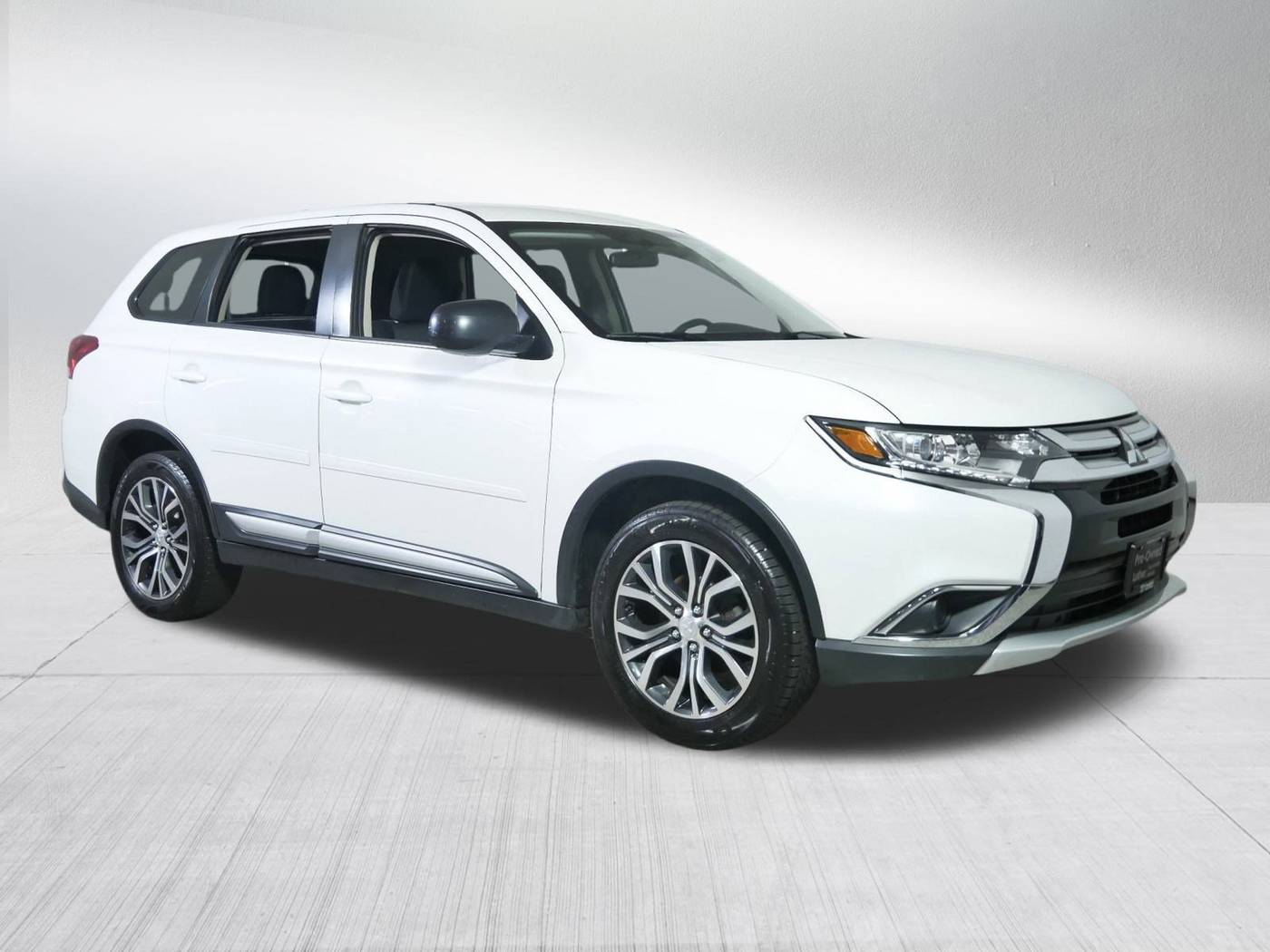 2018 Mitsubishi Outlander ES — SUV — 70,946 mi — Brooklyn Center, MN