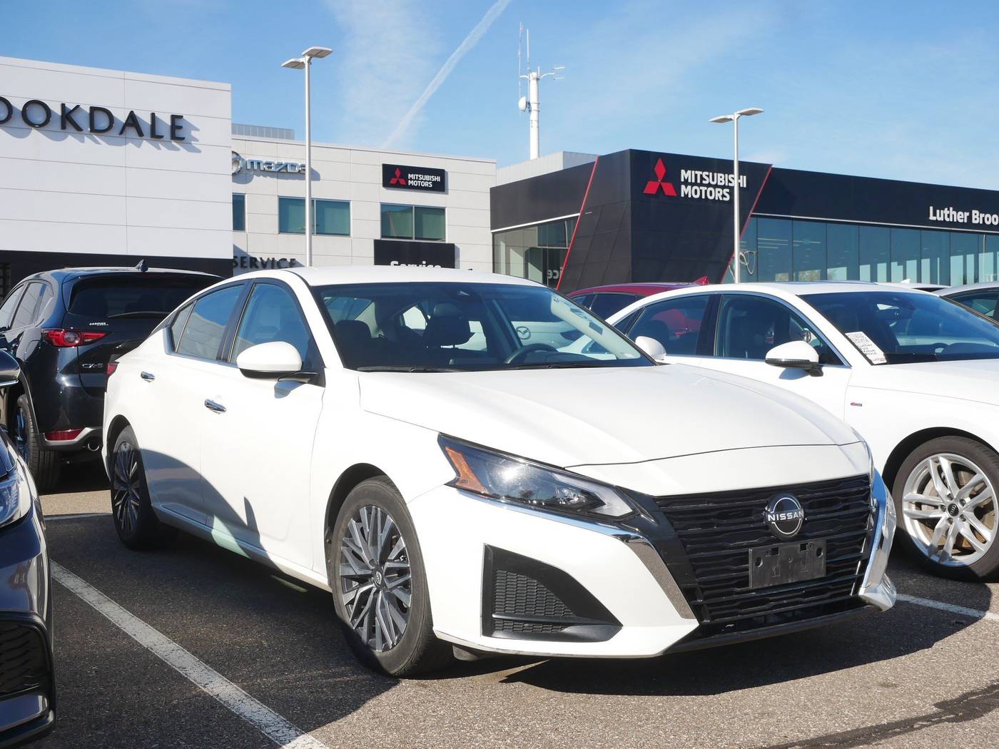 2023 Nissan Altima SV — Sedan — 58,214 mi — Brooklyn Center, MN