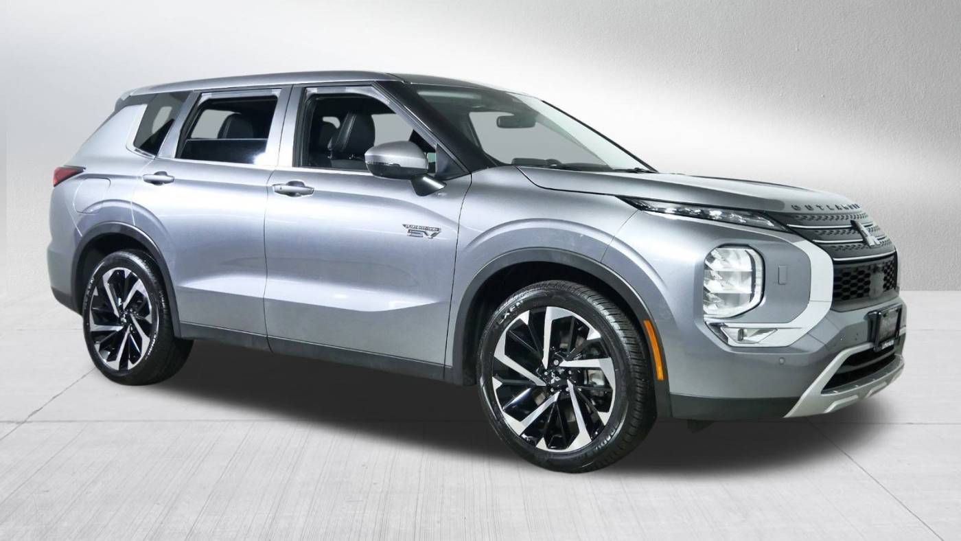 2023 Mitsubishi Outlander Plug-In Hybrid SE — SUV — 6,134 mi — Brooklyn Center, MN