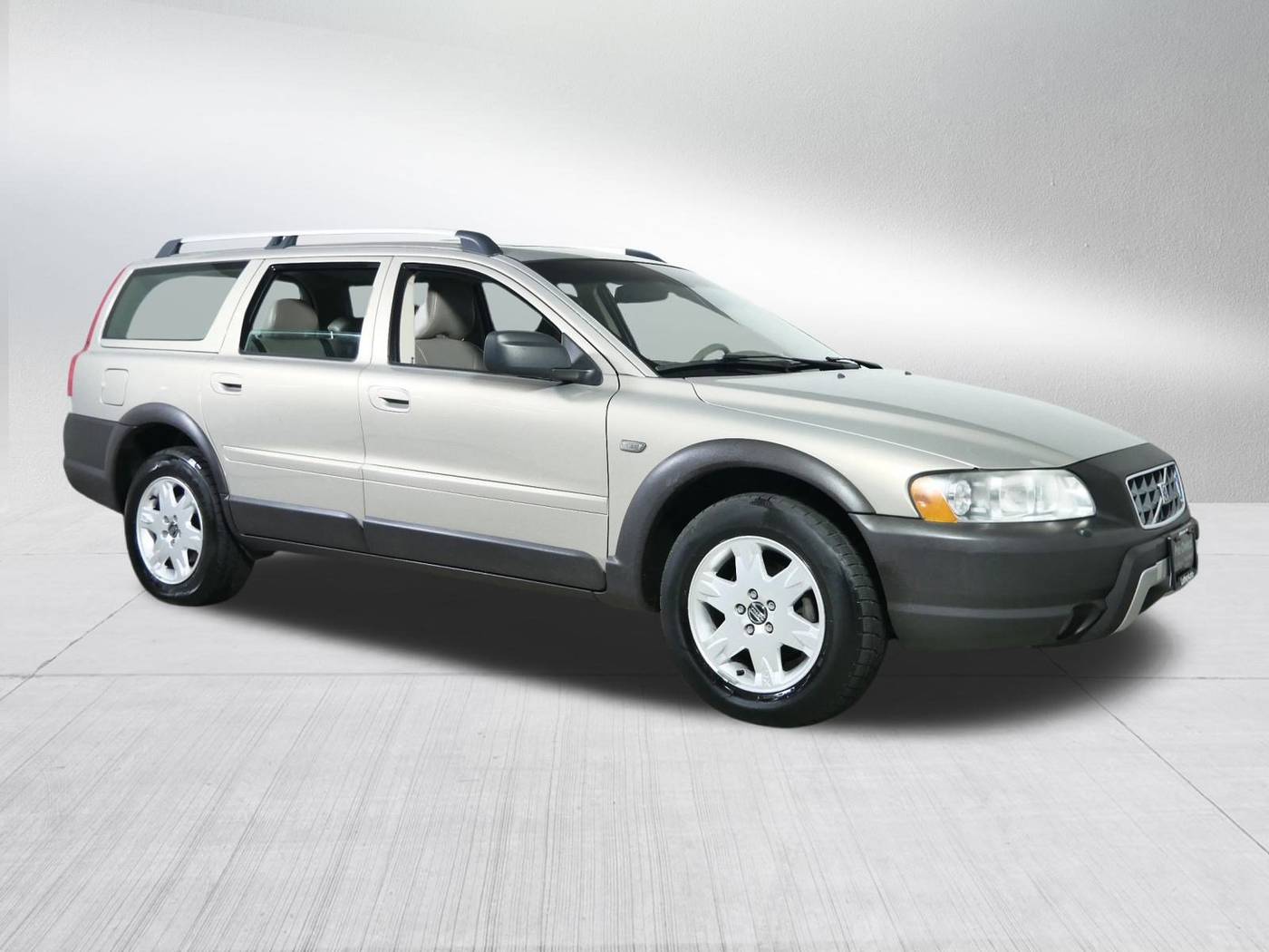 2005 Volvo XC70 2.5T — Wagon — 154,441 mi — Brooklyn Center, MN