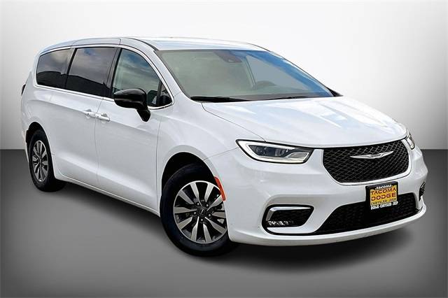 2024 Chrysler Pacifica Hybrid Select — Minivan — 52,225 mi — Tacoma, WA