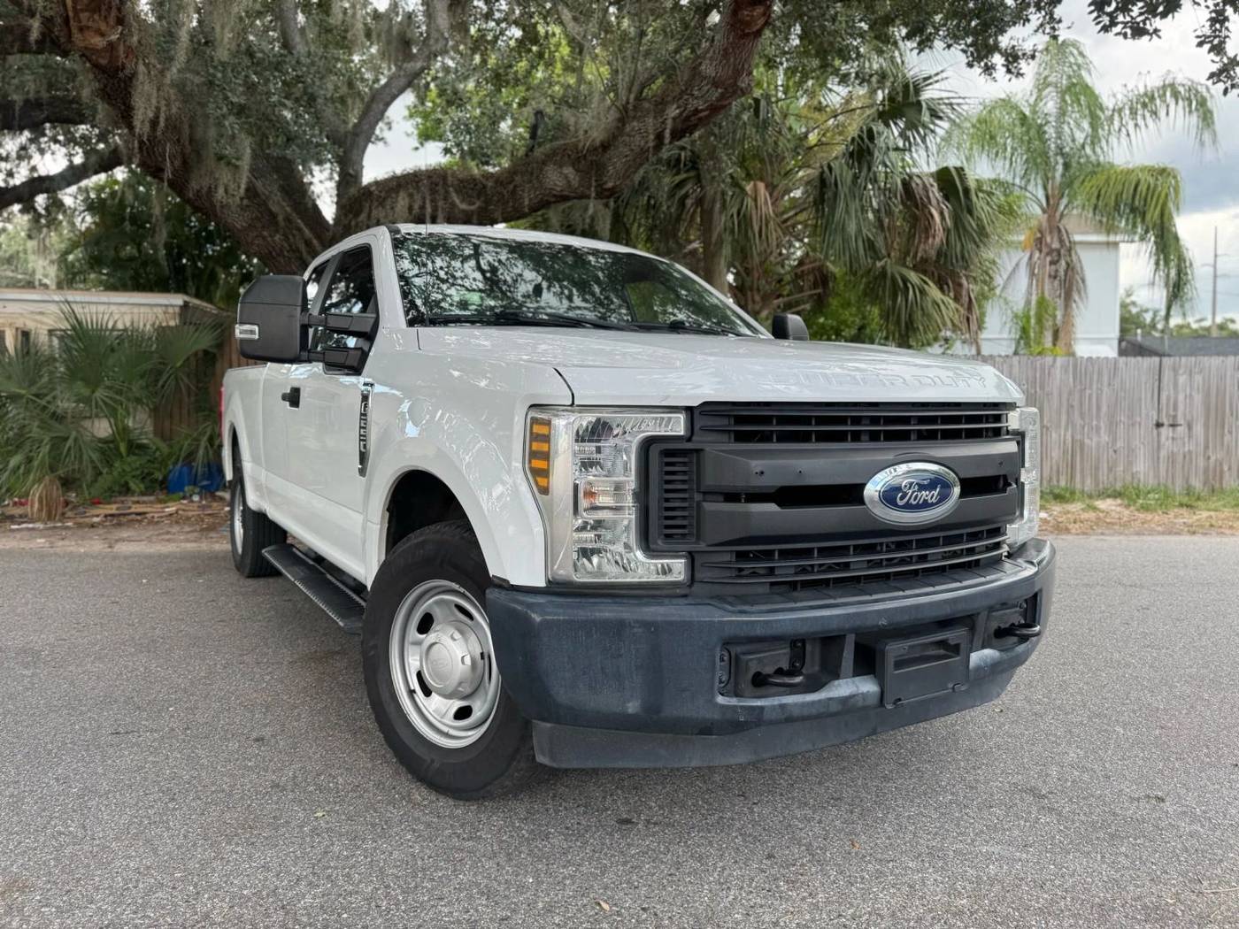 2018 Ford Super Duty F-250 XL — Pickup Truck — 105,872 mi — Tampa, FL