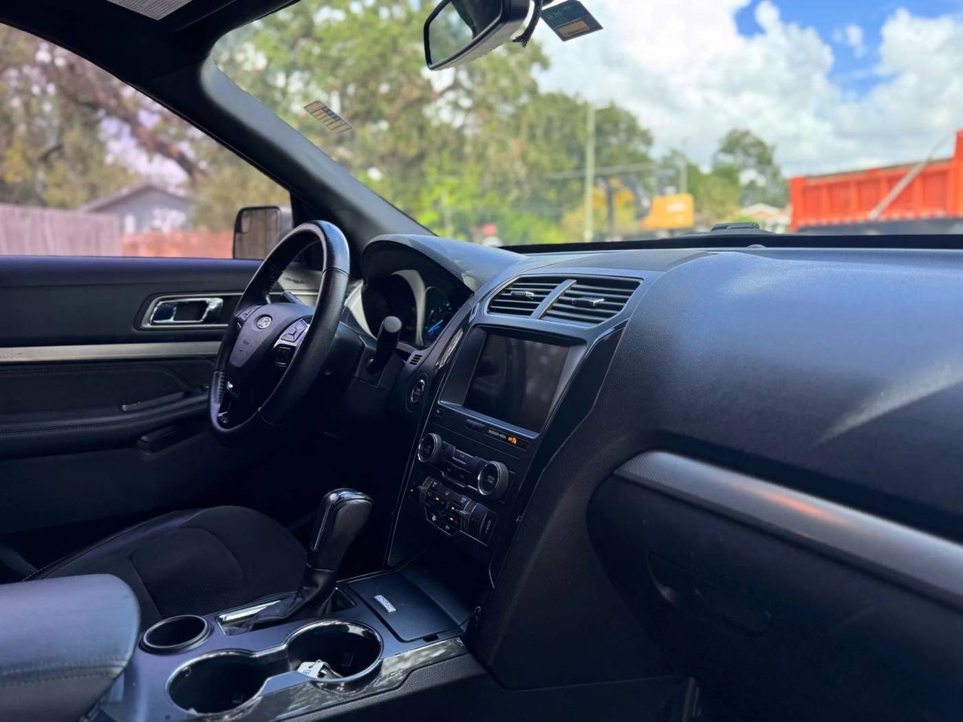 2018 Ford Explorer XLT — SUV — 84,843 mi — Tampa, FL