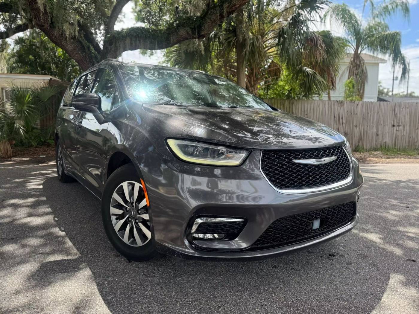 2021 Chrysler Pacifica Touring L — Minivan — 57,183 mi — Tampa, FL